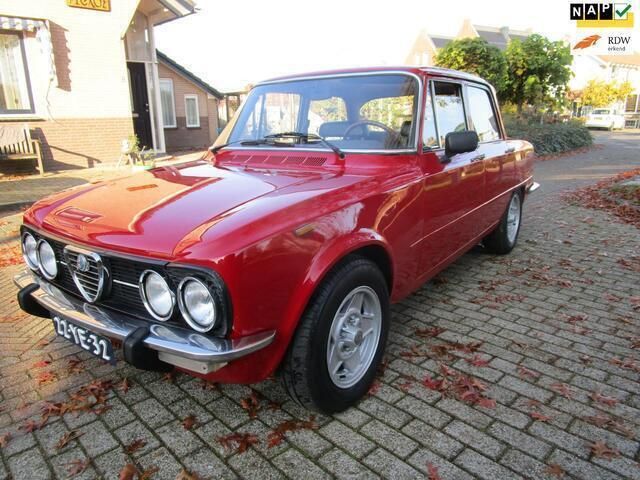 Rood Gebruikt 1976 Alfa Romeo Giulia Super Sedan | € 17.100 - Afbeelding 1/4