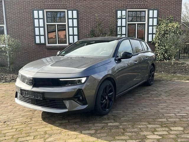 Grijs (metallic) Occasion 2024 Opel Astra Stationwagen | € 23.950 (Super prijs) - Afbeelding 1/4