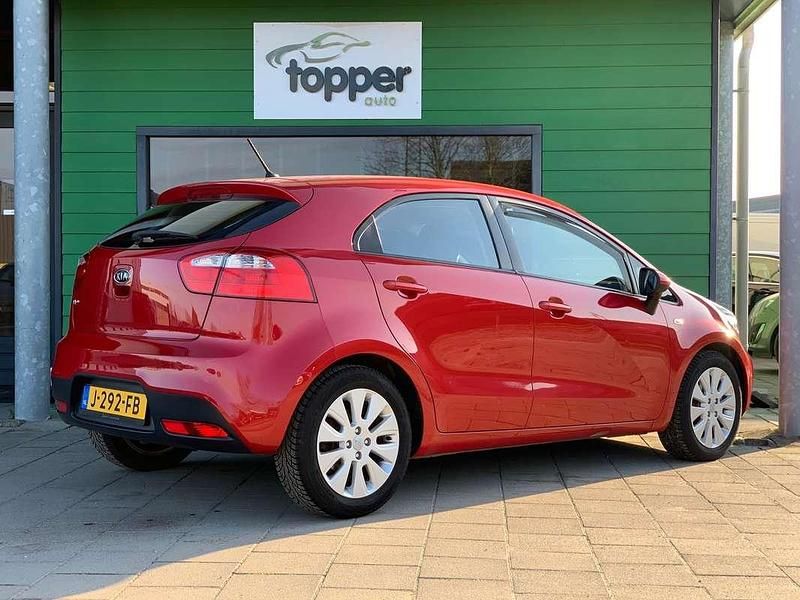 Occasion Kia Rio Plus 109 PK (80 kW) 2012 Rood Hatchback
