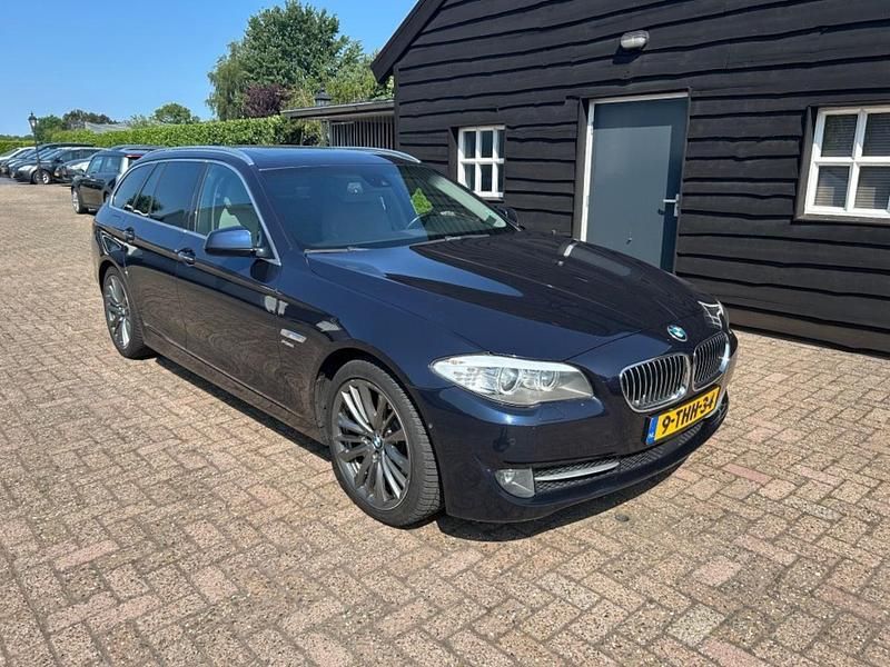 Blauw Gebruikt 2012 BMW 530 Executive Stationwagen | € 8.750 (Eerlijke prijs) - Afbeelding 1/4