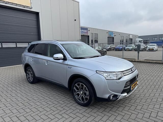 Occasion Mitsubishi Outlander Instyle 121 PK (88 kW) 2015 Grijs SUV