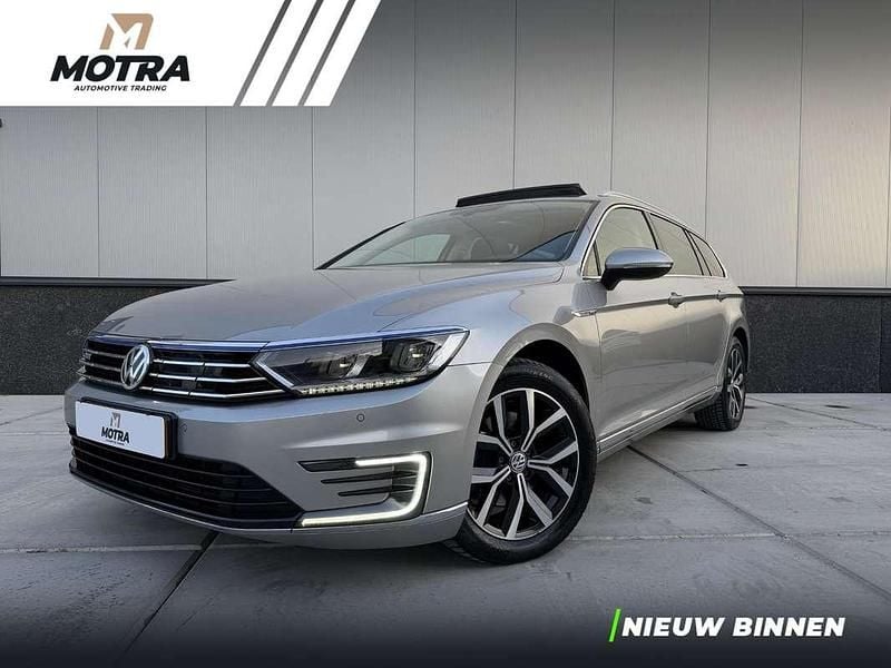 Grijs Occasion 2015 VW Passat Highline Stationwagen | € 12.545 (Eerlijke prijs) - Afbeelding 1/3