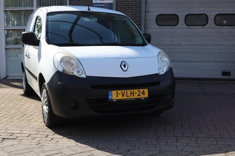 Wit Gebruikt 2011 Renault Kangoo MPV | € 2.750 (Eerlijke prijs) - Afbeelding 1/4