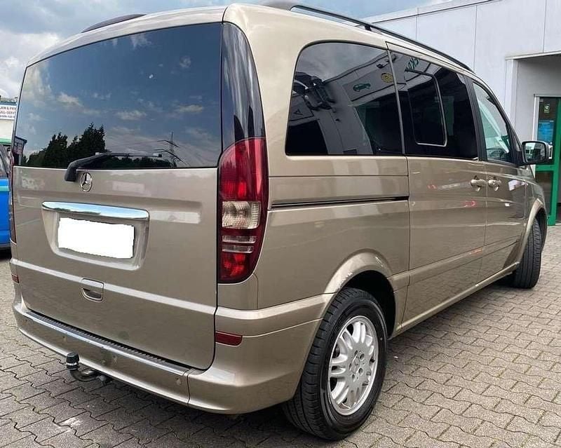 Beige Gebruikt 2010 Mercedes Viano MPV | € 3.000 - Afbeelding 1/4