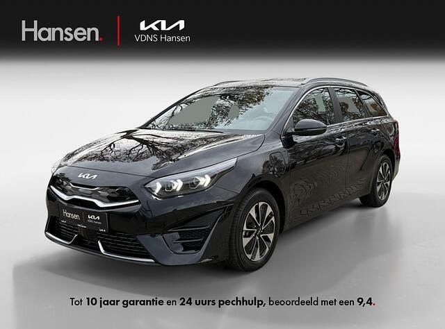 Zwart Gebruikt 2023 Kia Ceed Hatchback | € 24.445 (Eerlijke prijs) - Afbeelding 1/4