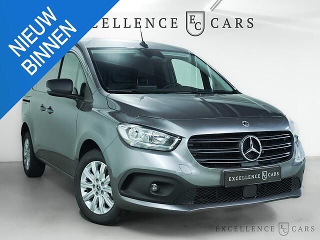 Grijs Occasion 2024 Mercedes Citan 110 Van | € 25.950 (Goede deal) - Afbeelding 1/4