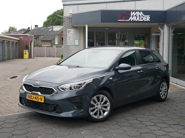 Grijs Gebruikt 2020 Kia Ceed Hatchback | € 13.950 (Eerlijke prijs) - Afbeelding 1/4