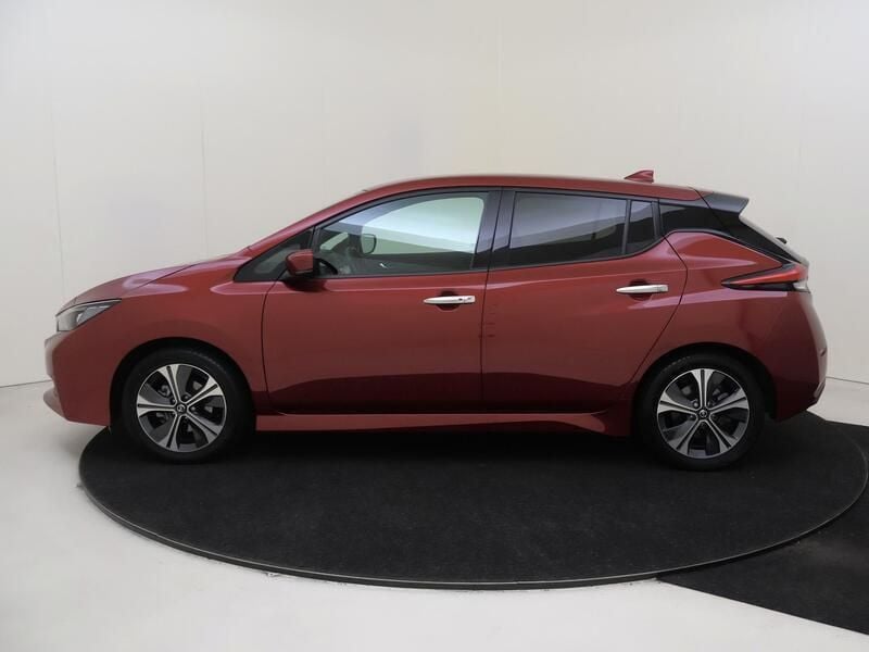Rood, metallic lak Gebruikt 2021 Nissan Leaf Tekna Hatchback | € 14.940 (Goede deal) - Afbeelding 1/3