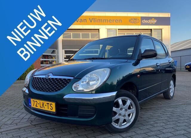 Groen Gebruikt 2003 Daihatsu Sirion Hatchback | € 1.450 - Afbeelding 1/4