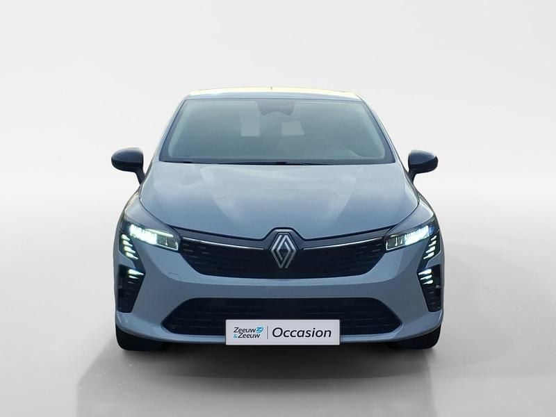 Grijs Gebruikt 2024 Renault Clio V Evolution Hatchback | € 22.835 (Eerlijke prijs) - Afbeelding 1/3