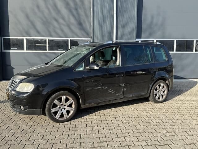 Zwart (metallic) Occasion 2005 VW Touran Highline MPV | € 495 (Super prijs) - Afbeelding 1/4