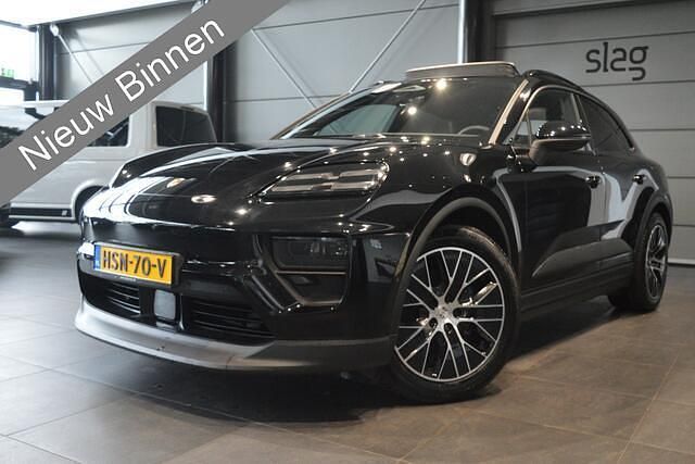 Zwart Occasion 2024 Porsche Macan Sport SUV | € 84.900 (Eerlijke prijs) - Afbeelding 1/4