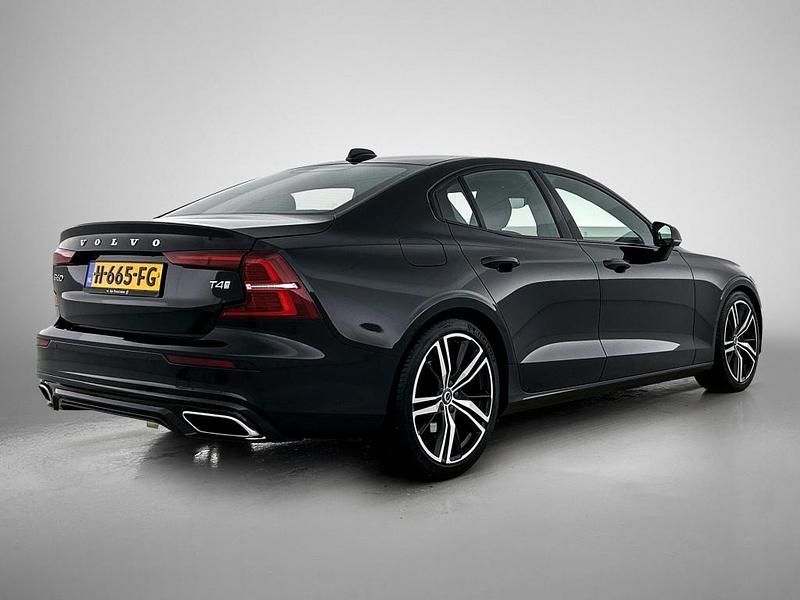 Occasion Volvo S60 R-Design 191 PK (140 kW) 2020 Zwart Sedan