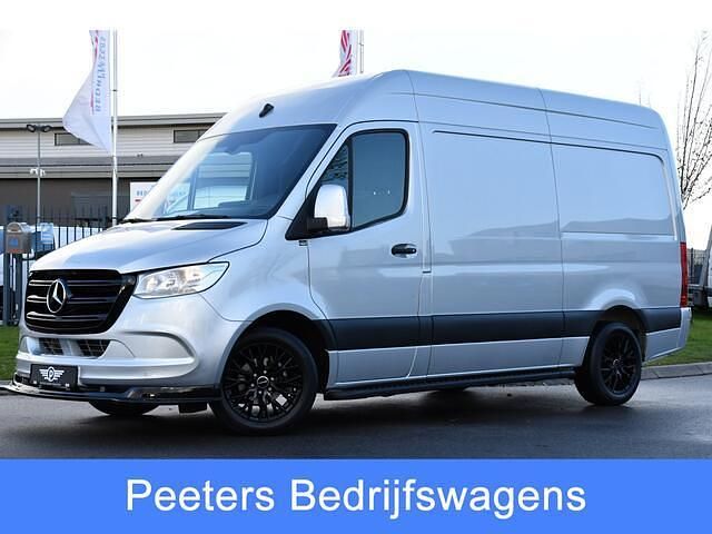 Zilver (metallic) Occasion 2021 Mercedes Sprinter Edition Van | € 31.500 (Goede deal) - Afbeelding 1/4