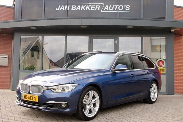 Blauw Gebruikt 2019 BMW 320 Luxury Line Stationwagen | € 17.750 (Super prijs) - Afbeelding 1/4