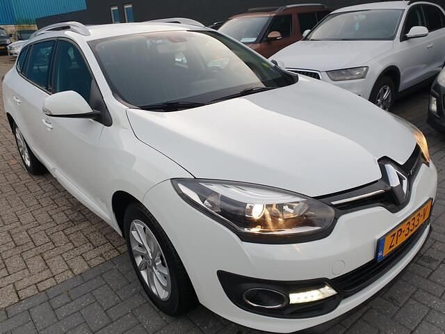 Wit Gebruikt 2014 Renault Mégane GrandTour Expression Stationwagen | € 3.999 (Eerlijke prijs) - Afbeelding 1/4