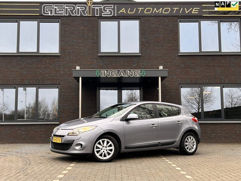 Blauw Gebruikt 2009 Renault Mégane III Expression Hatchback | € 3.250 (Eerlijke prijs) - Afbeelding 1/4