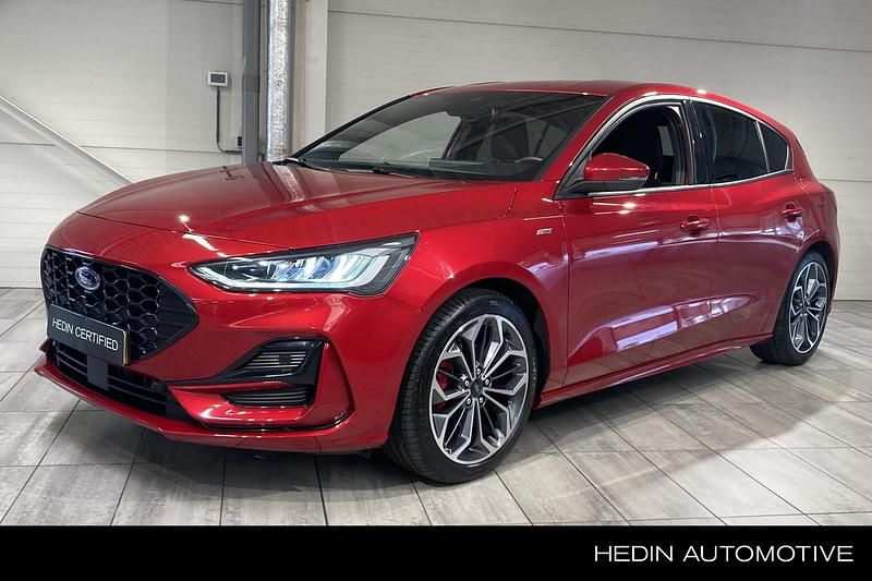 Rood Gebruikt 2024 Ford Focus ST-Line X Hatchback | € 27.945 (Eerlijke prijs) - Afbeelding 1/3