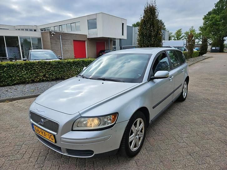 Grijs Gebruikt 2005 Volvo V50 Kinetic Stationwagen | € 1.150 (Super prijs) - Afbeelding 1/4