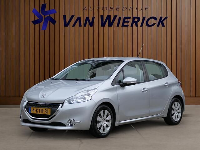 Grijs Gebruikt 2013 Peugeot 208 Envy Hatchback | € 5.245 (Goede deal) - Afbeelding 1/4