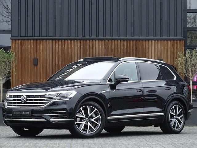 Zwart (metallic) Gebruikt 2021 VW Touareg SUV | € 51.995 (Super prijs) - Afbeelding 1/4