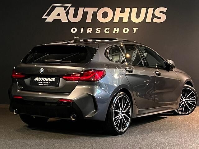 Occasion BMW 120 Executive 178 PK (130 kW) 2021 Grijs (metallic) Hatchback