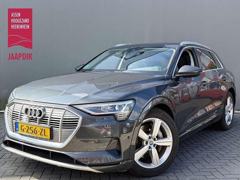 Grijs Gebruikt 2019 Audi e-tron Design SUV | € 20.899 (Eerlijke prijs) - Afbeelding 1/3