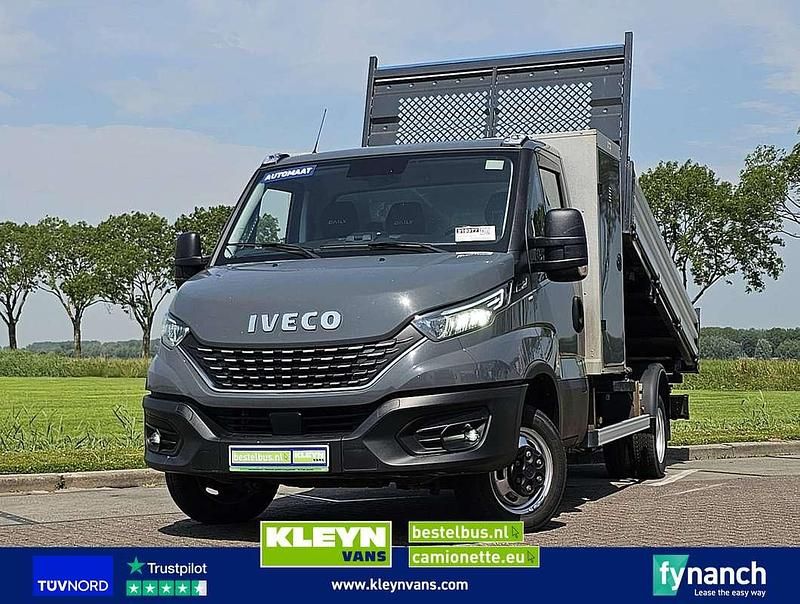 Grijs Gebruikt 2023 Iveco Daily Van | € 38.950 - Afbeelding 1/3