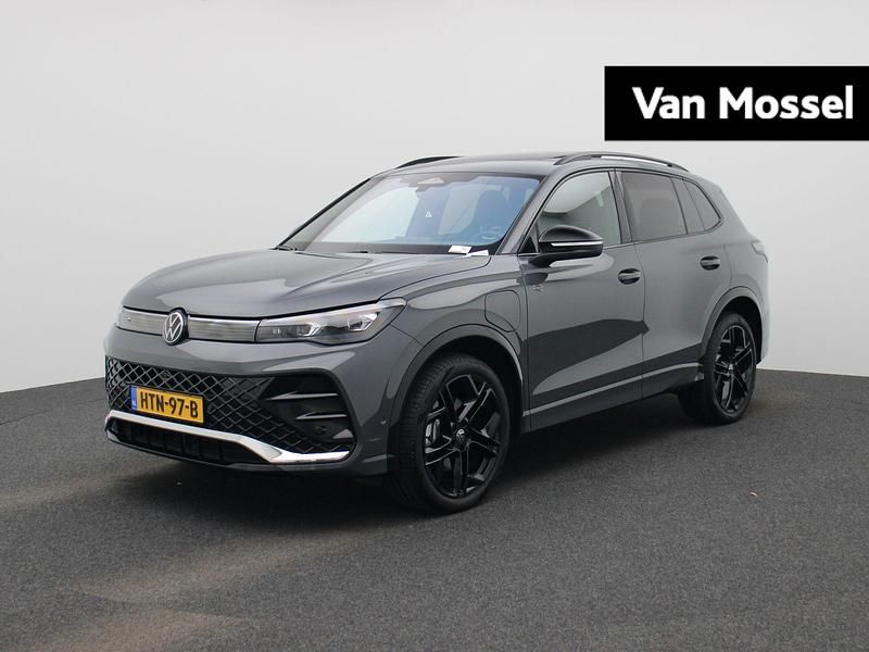 Grijs Gebruikt 2025 VW Tiguan R-line Edition SUV | € 59.900 (Eerlijke prijs) - Afbeelding 1/4