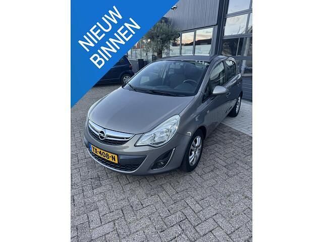 Bruin Gebruikt 2013 Opel Corsa Hatchback | € 4.950 (Eerlijke prijs) - Afbeelding 1/4