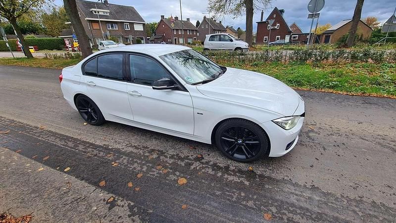 Wit Gebruikt 2012 BMW 320 Executive Sedan | € 8.000 - Afbeelding 1/4