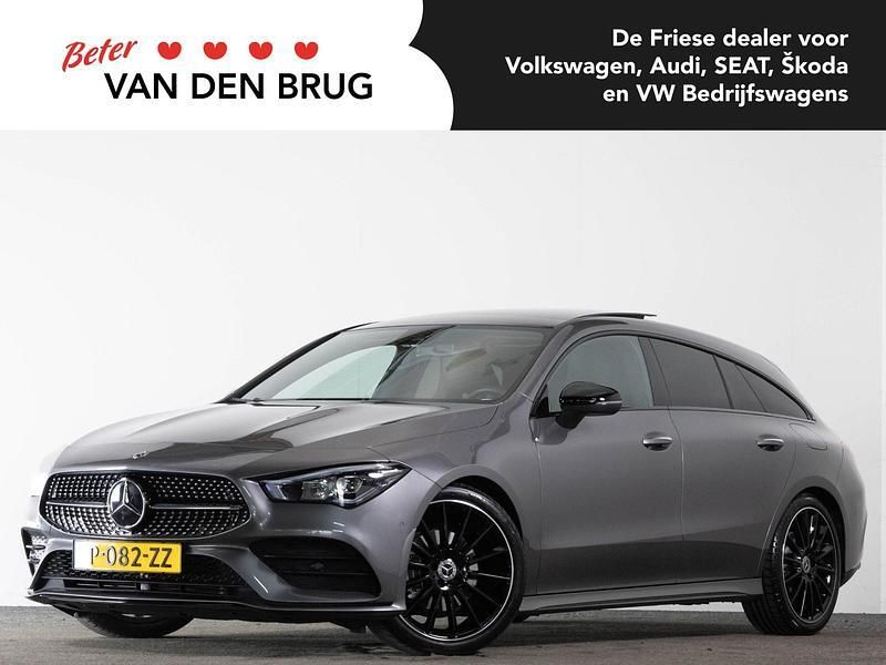 Grijs Gebruikt 2022 Mercedes 180 AMG line Sedan | € 34.900 (Iets duurder) - Afbeelding 1/4