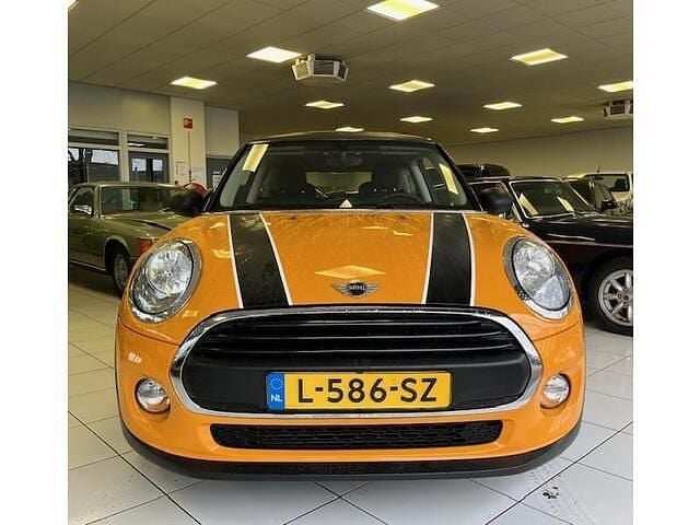 Occasion Mini ONE 75 PK (55 kW) 2016 Oranje Hatchback