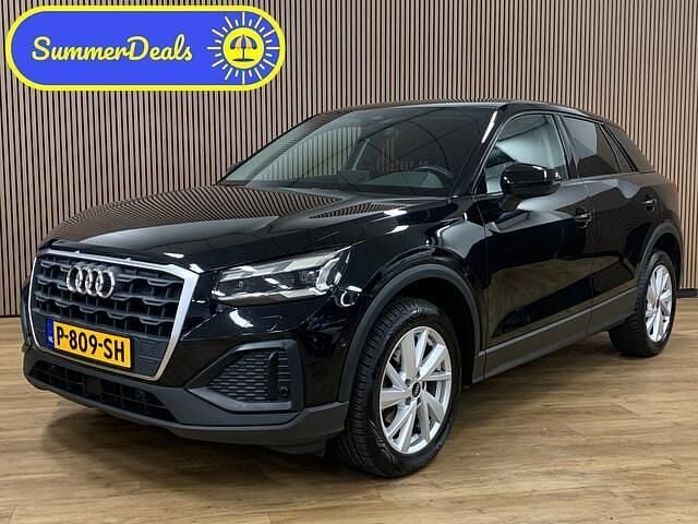 Zwart Gebruikt 2021 Audi Q2 Business SUV | € 21.945 (Goede deal) - Afbeelding 1/4
