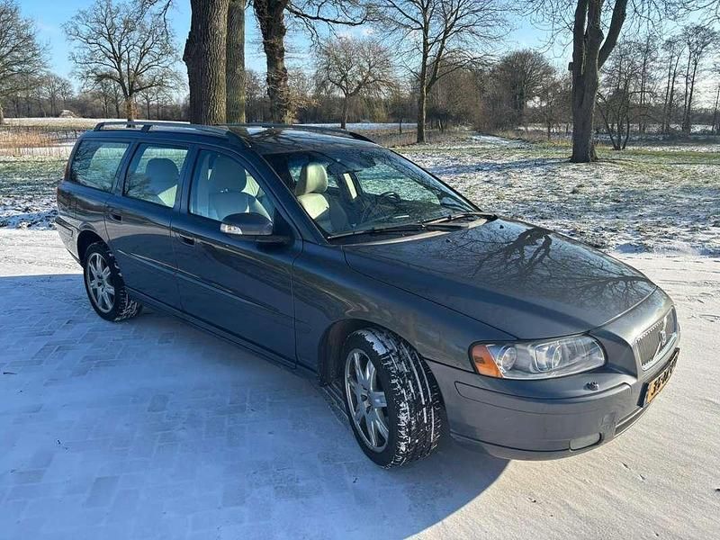 Grijs Occasion 2007 Volvo V70 Stationwagen | € 6.200 (Eerlijke prijs) - Afbeelding 1/4