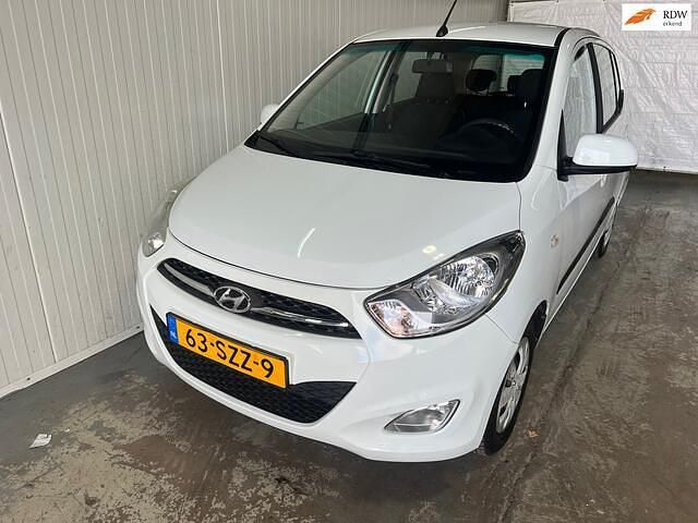 Wit Gebruikt 2012 Hyundai i10 Hatchback | € 3.950 (Eerlijke prijs) - Afbeelding 1/4