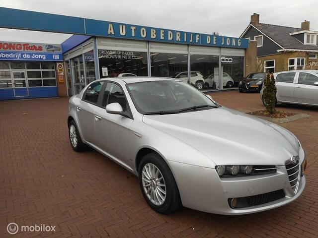 Grijs (metallic) Occasion 2009 Alfa Romeo 159 Business Sedan | € 2.995 (Eerlijke prijs) - Afbeelding 1/4