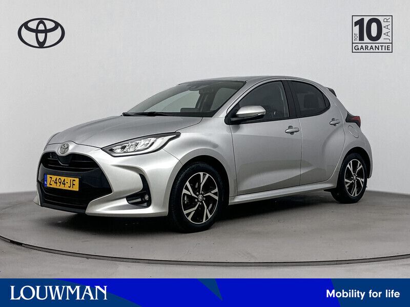 Grijs metallic Gebruikt 2024 Toyota Yaris Edition Hatchback | € 23.950 (Eerlijke prijs) - Afbeelding 1/3