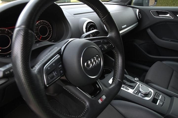 Occasion Audi A3 Sportback S-Line 2017 Grijs Hatchback