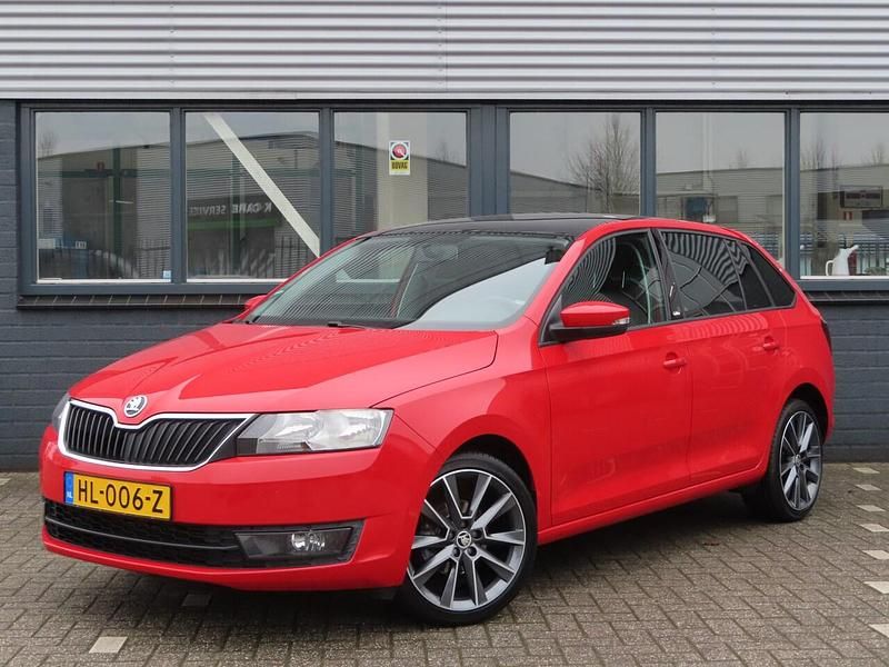 Rood Occasion 2016 Skoda Rapid Hatchback | € 7.450 (Eerlijke prijs) - Afbeelding 1/4