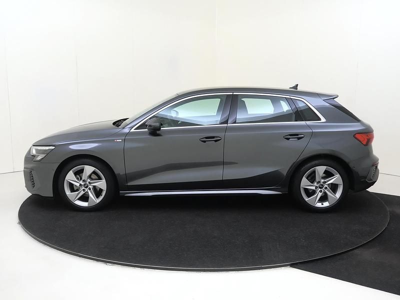 Occasion Audi A3 Sportback Basis 110 PK (80 kW) 2023 Grijs Hatchback