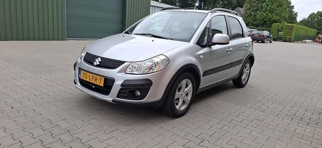 Grijs Gebruikt 2010 Suzuki SX4 Exclusive MPV | € 6.250 (Eerlijke prijs) - Afbeelding 1/4
