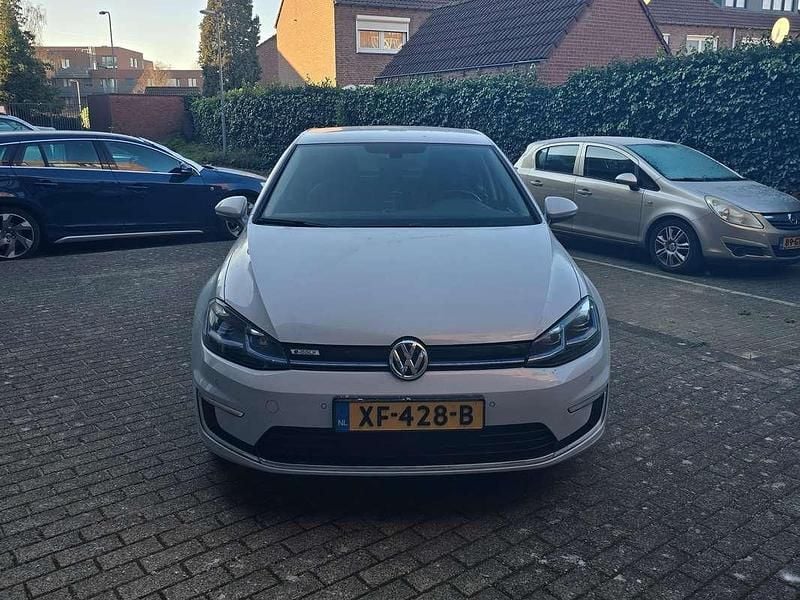 Wit Occasion 2019 VW e-Golf Hatchback | € 13.000 (Super prijs) - Afbeelding 1/4