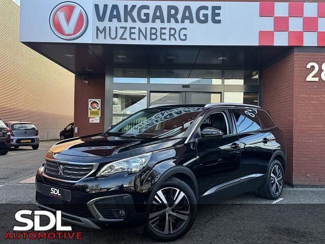 Zwart (metallic) Gebruikt 2017 Peugeot 5008 Allure SUV | € 17.945 (Eerlijke prijs) - Afbeelding 1/4