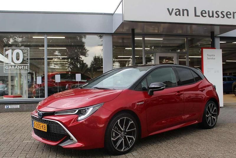 Rood Gebruikt 2019 Toyota Corolla Executive Hatchback | € 21.700 (Eerlijke prijs) - Afbeelding 1/4