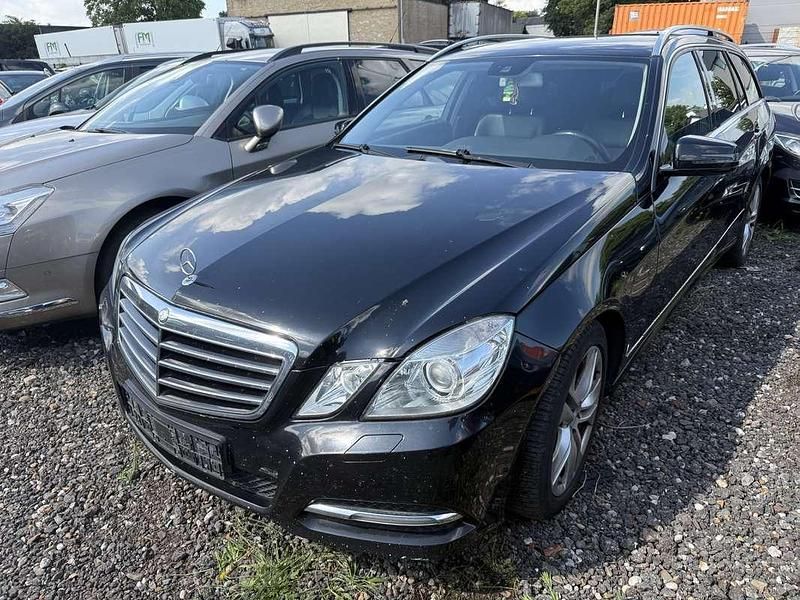 Occasion Mercedes E200 136 PK (100 kW) 2012 Zwart Stationwagen