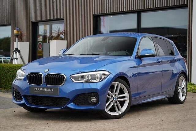 Blauw Gebruikt 2017 BMW 118 Executive Hatchback | € 16.900 (Eerlijke prijs) - Afbeelding 1/4
