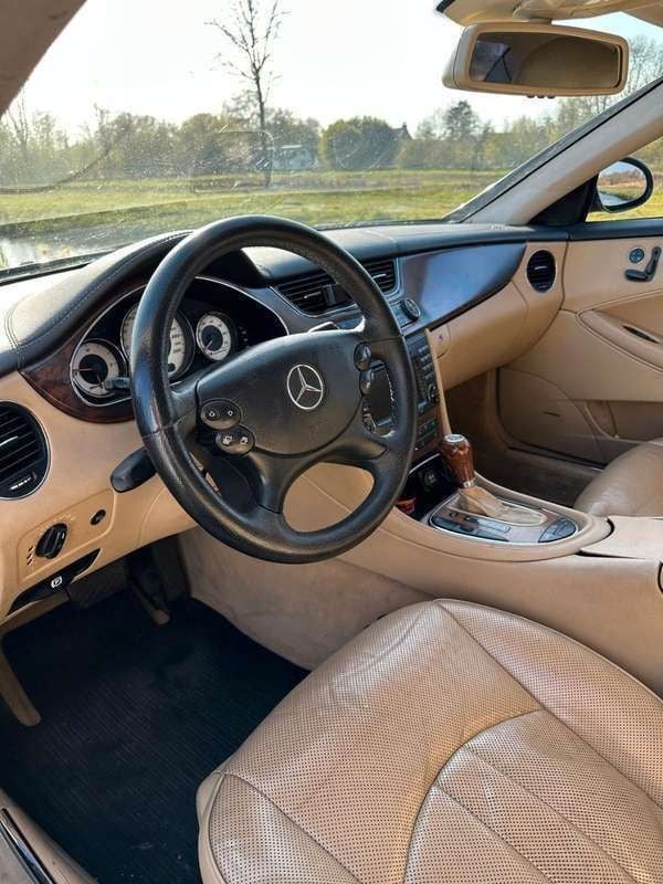 Zwart Gebruikt 2005 Mercedes CLS500 Coupé | € 10.999 - Afbeelding 1/4