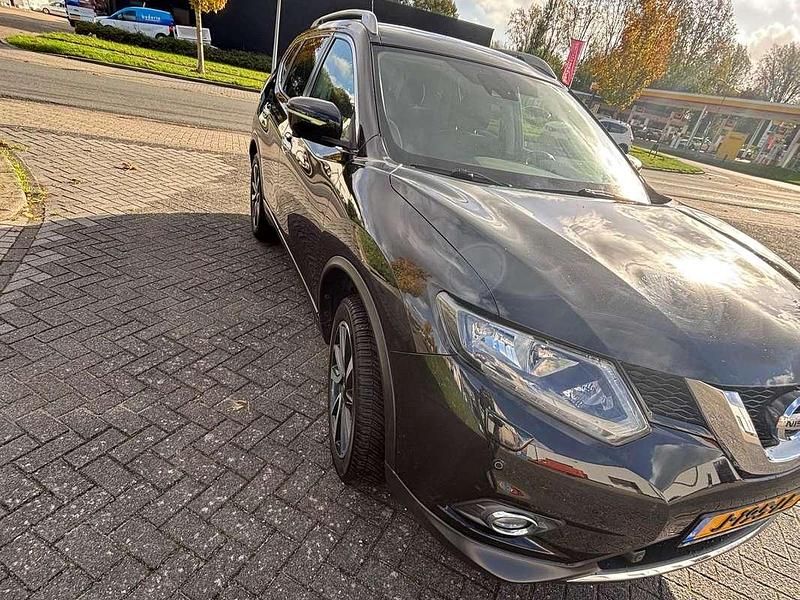 Zwart Gebruikt 2016 Nissan X-Trail Acenta SUV | € 15.100 (Eerlijke prijs) - Afbeelding 1/4