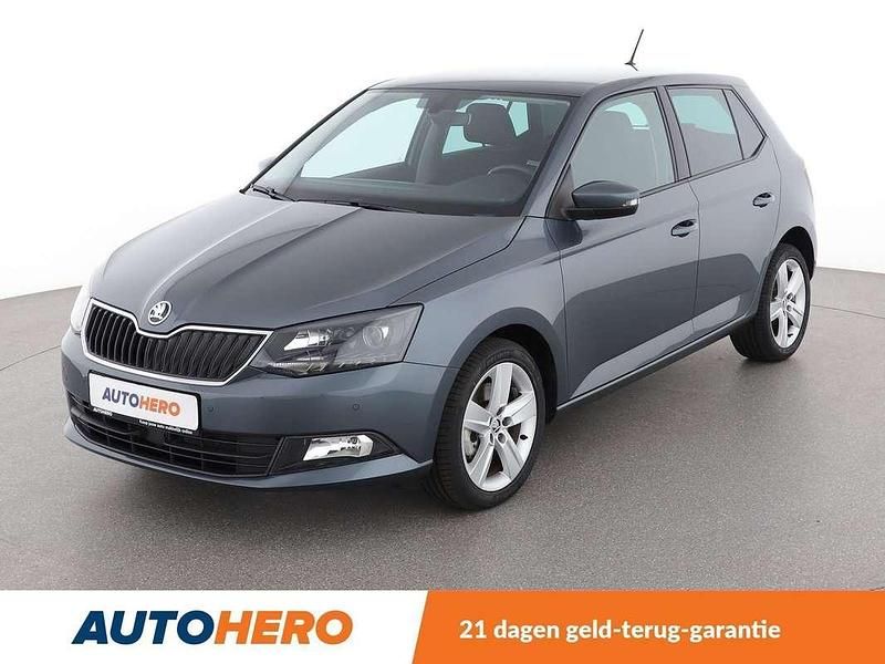 Grijs Gebruikt 2015 Skoda Fabia Style Hatchback | € 13.249 (Eerlijke prijs) - Afbeelding 1/3